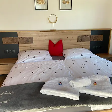 Haus Sperleiten Guest house